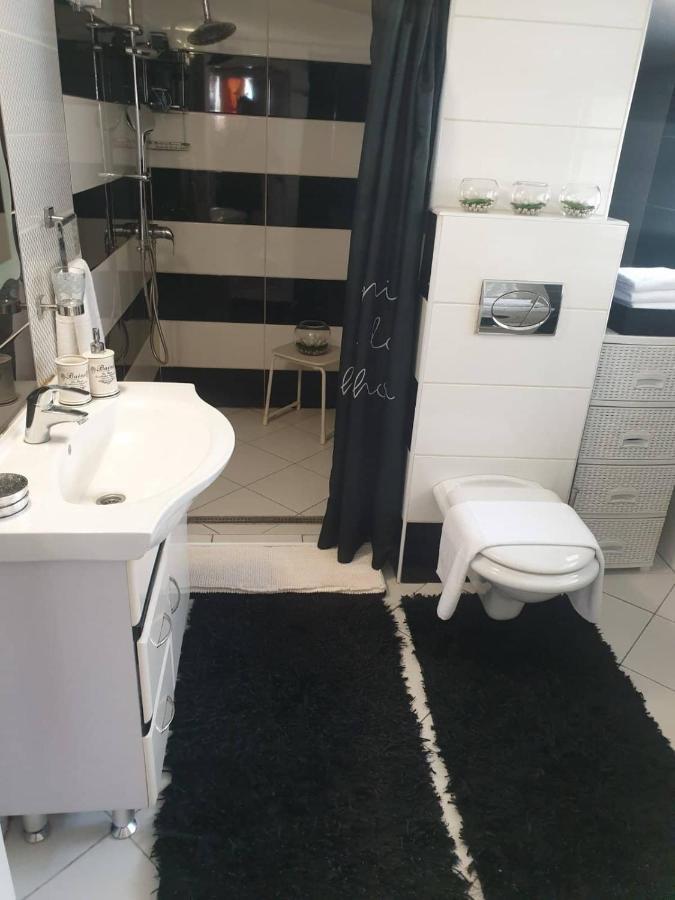 Apartman Lotos SJJ Exteriör bild