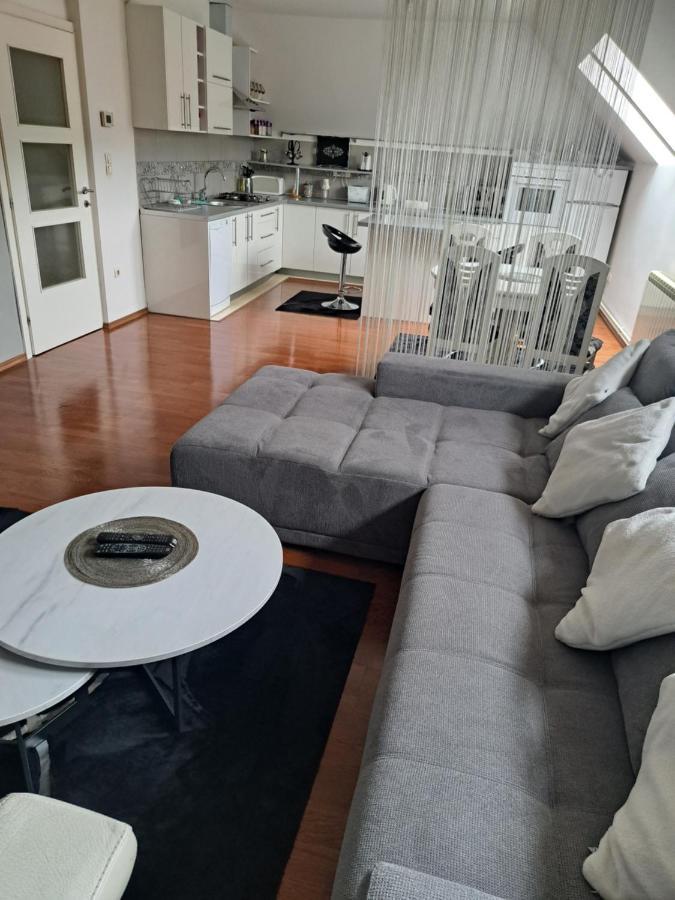 Apartman Lotos SJJ Exteriör bild